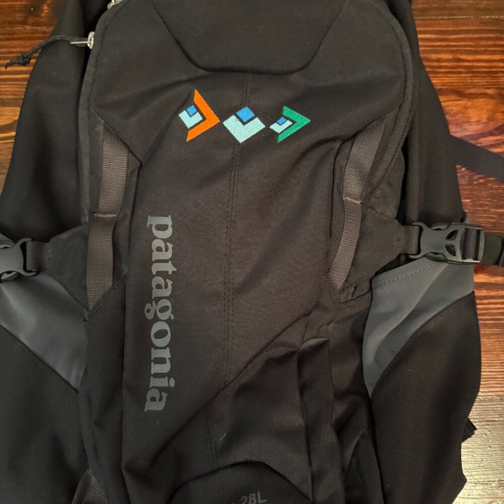 black patagonia refugio 28L with design - Picture 2 of 6